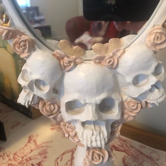 Spooky Night Skull Pedestal Mirror - Picture 6 of 6